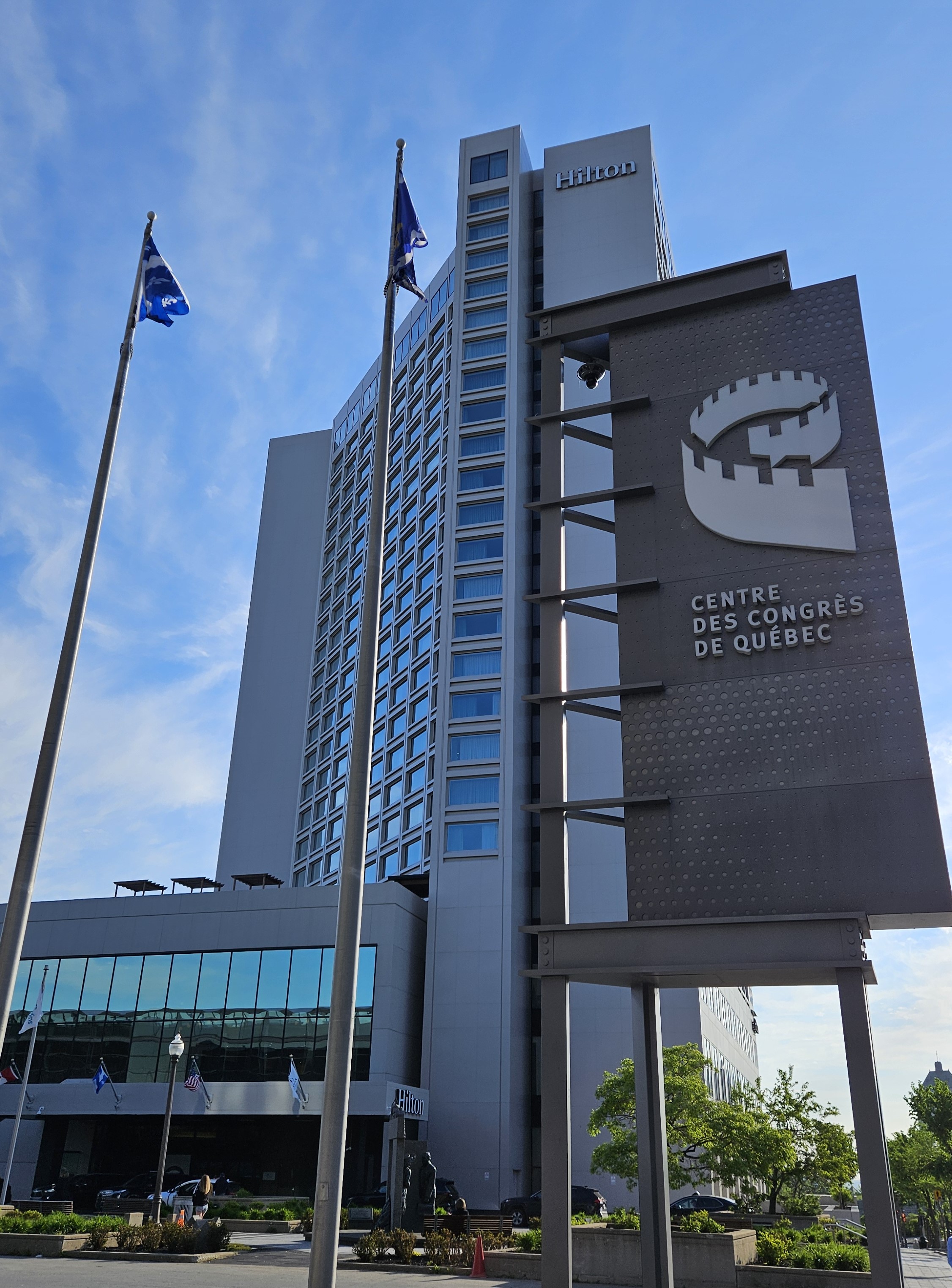 Prof. Kim delivering a talk at Photonics North, Québec, Canada (2026-06-04)